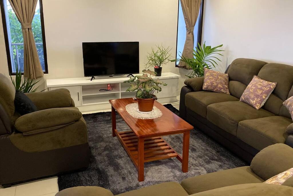 Lovely 4-Bedroom Holiday Home With Free Parking. Lautoka Exterior photo